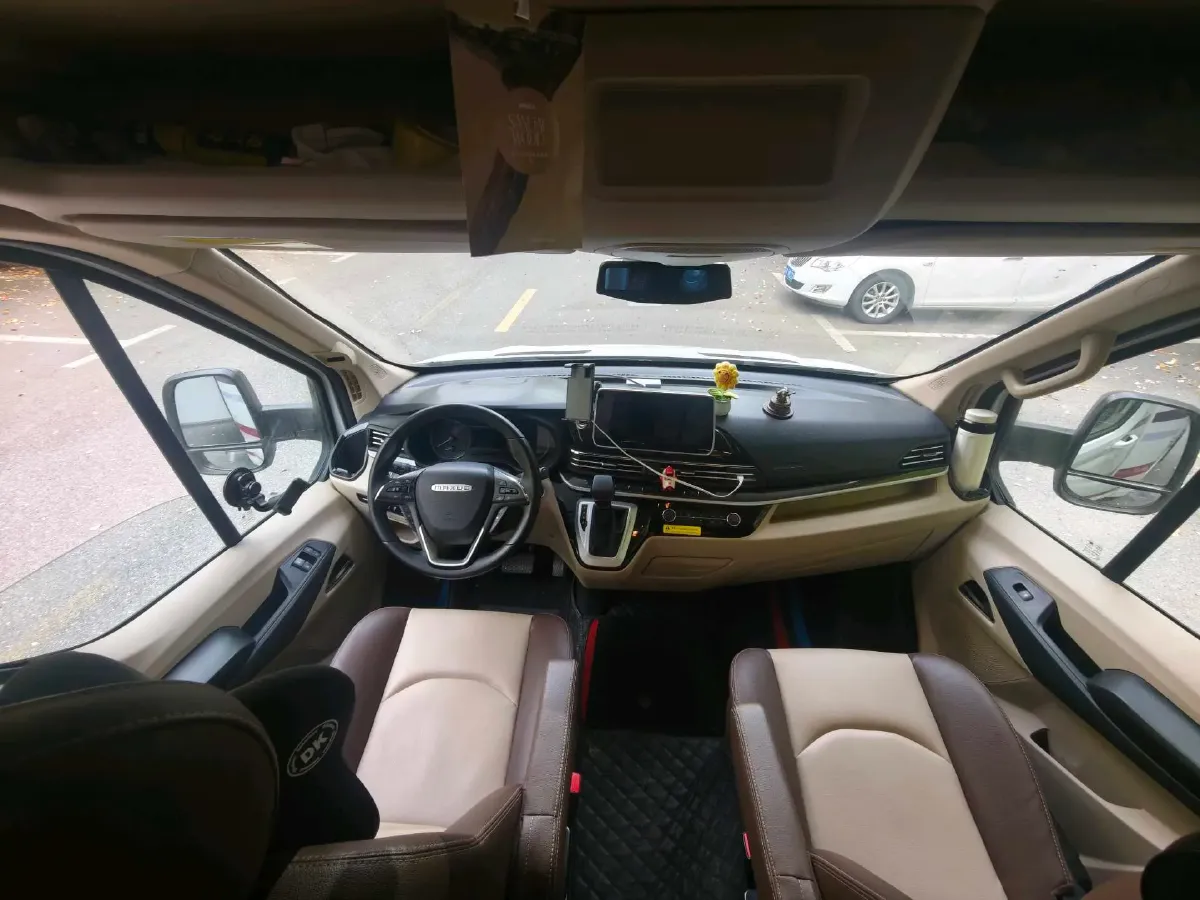 2022 MAXUS V100 RV 2.0T 150HP L4 6AT,autocango,china used car exporter,china ev exporter,chinese used car exporter,chinese used ev exporter