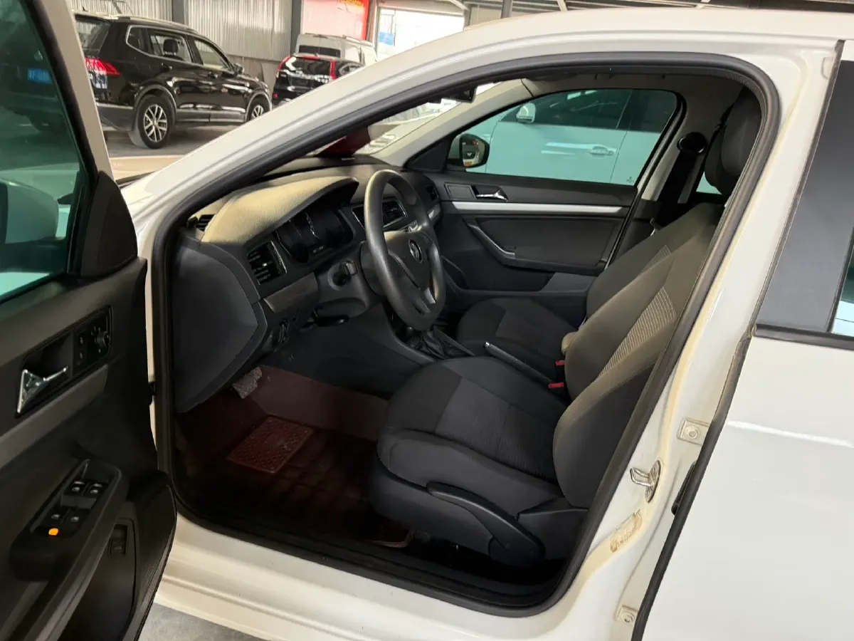 2018 Skoda Karoq 1.4T 150HP L4 7DCT,autocango,china used car exporter,china ev exporter,chinese used car exporter,chinese used ev exporter