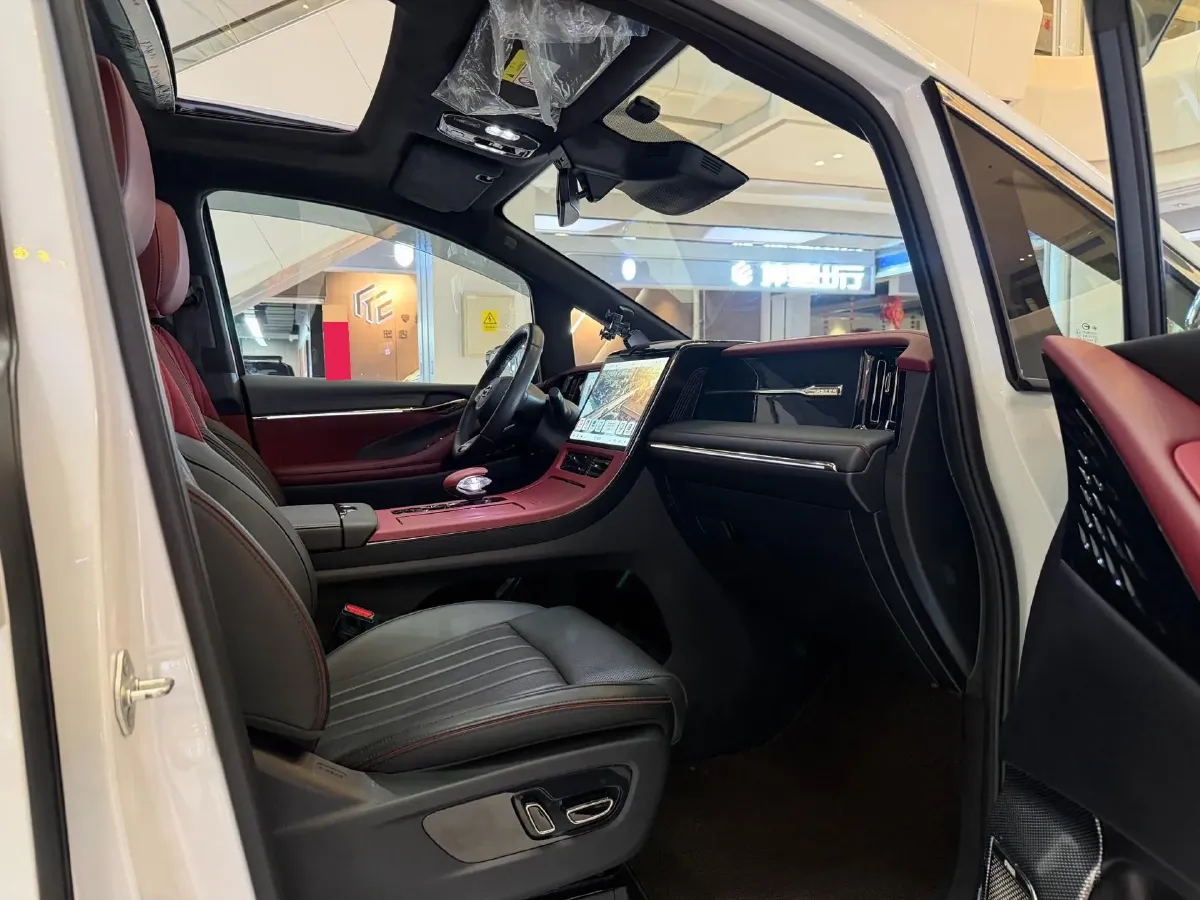 2024 GAC Trumpchi M8 2.0T 252HP L4 8AT,autocango,china used car exporter,china ev exporter,chinese used car exporter,chinese used ev exporter