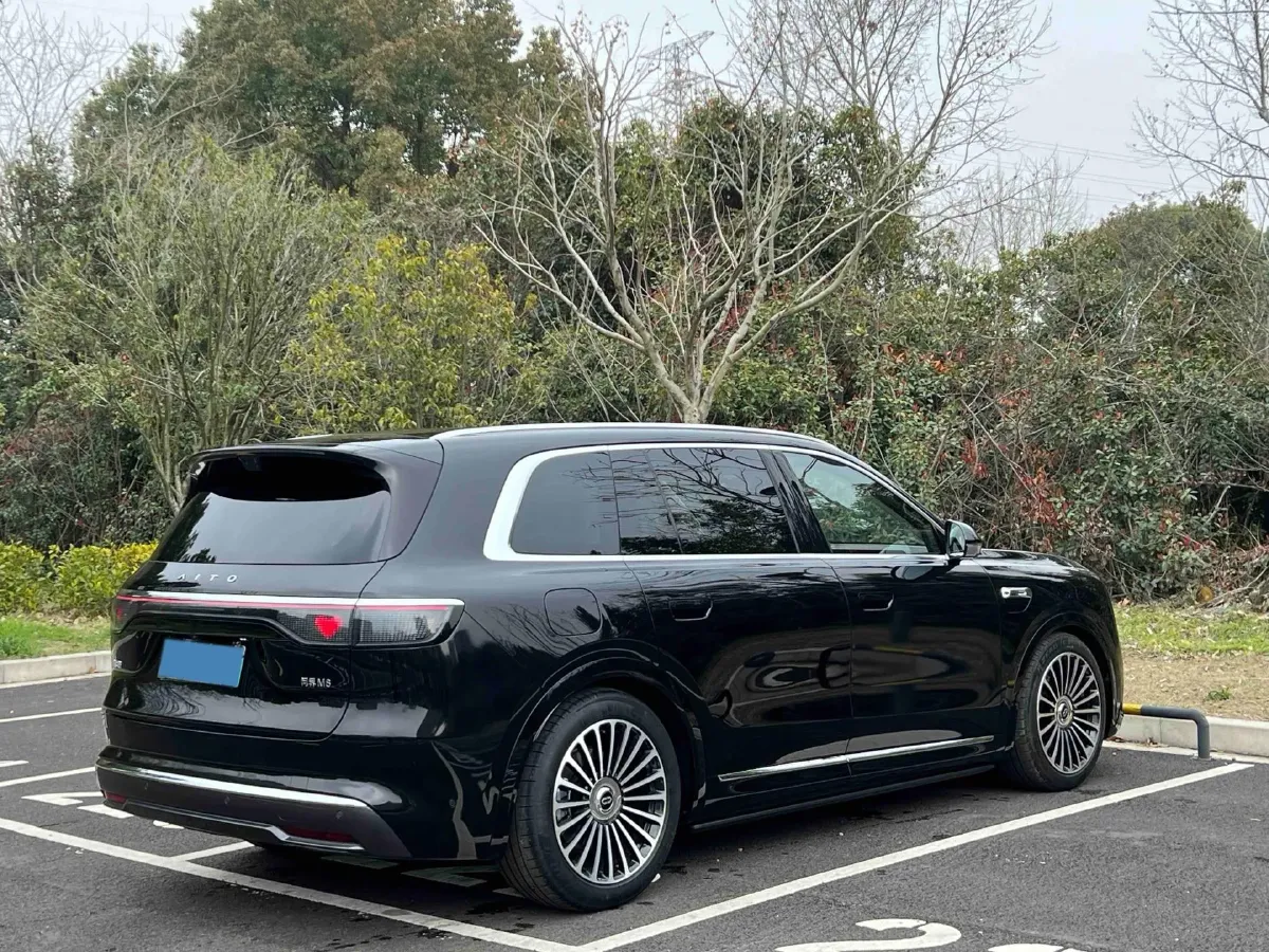 2025 AITO AITO M8 REEV 160HP REEV 53.4KWH,autocango,china used car exporter,china ev exporter,chinese used car exporter,chinese used ev exporter