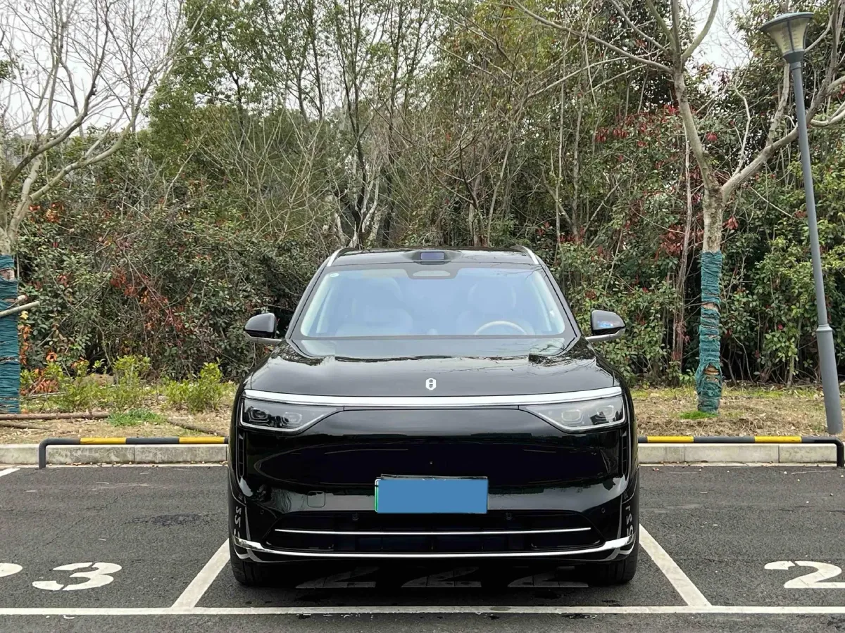 2025 AITO AITO M8 REEV 160HP REEV 53.4KWH,autocango,china used car exporter,china ev exporter,chinese used car exporter,chinese used ev exporter