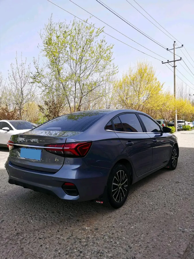 2021 Roewe i5 1.5L 120HP L4 5MT,autocango,china used car exporter,china ev exporter,chinese used car exporter,chinese used ev exporter