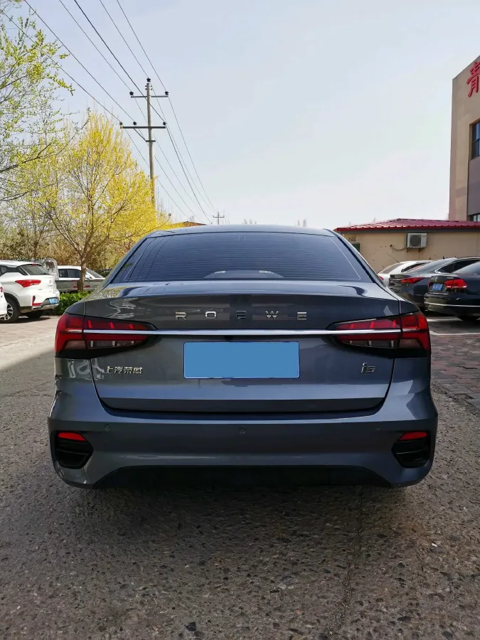 2021 Roewe i5 1.5L 120HP L4 5MT,autocango,china used car exporter,china ev exporter,chinese used car exporter,chinese used ev exporter
