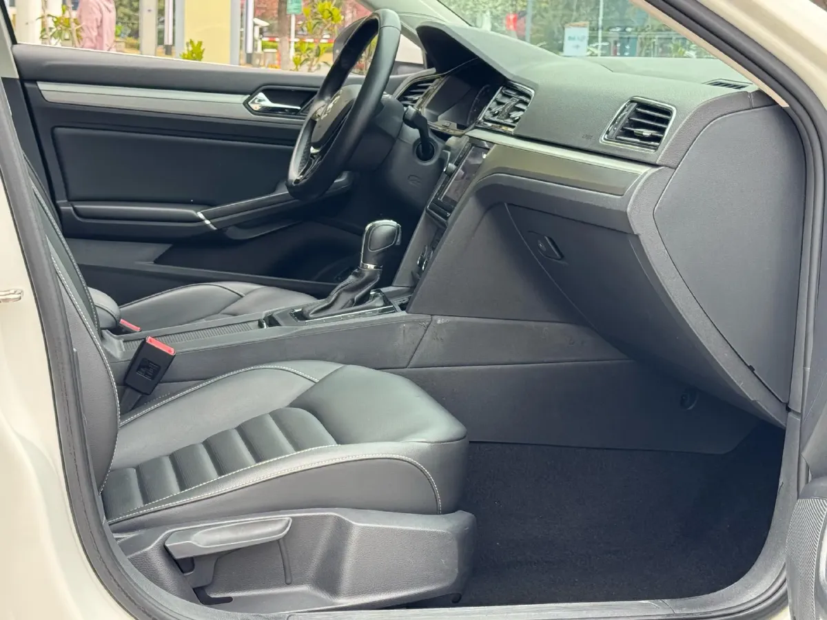 2019 Volkswagen Passat 1.4T 150HP L4 7DCT,autocango,china used car exporter,china ev exporter,chinese used car exporter,chinese used ev exporter