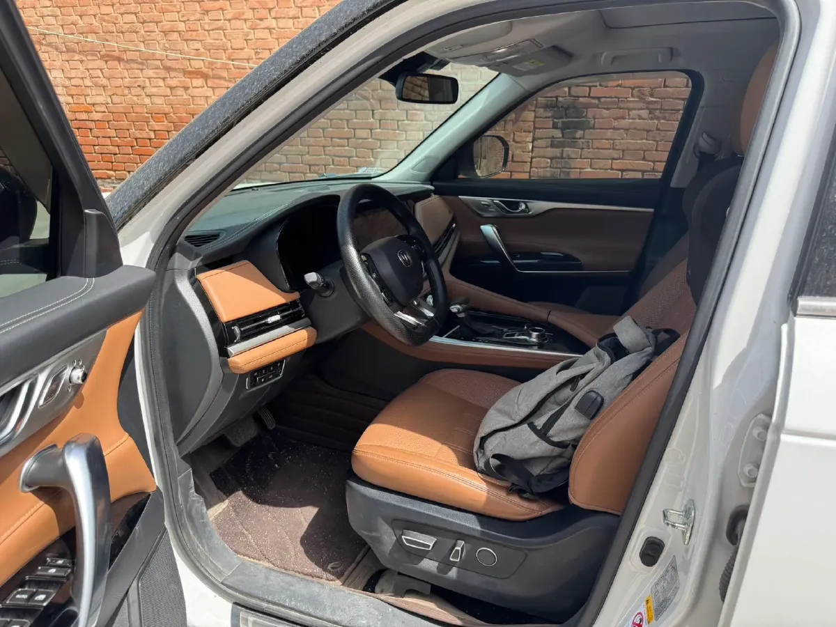 2021 ChangAn CS95 2.0T 233HP L4 6AT,autocango,china used car exporter,china ev exporter,chinese used car exporter,chinese used ev exporter