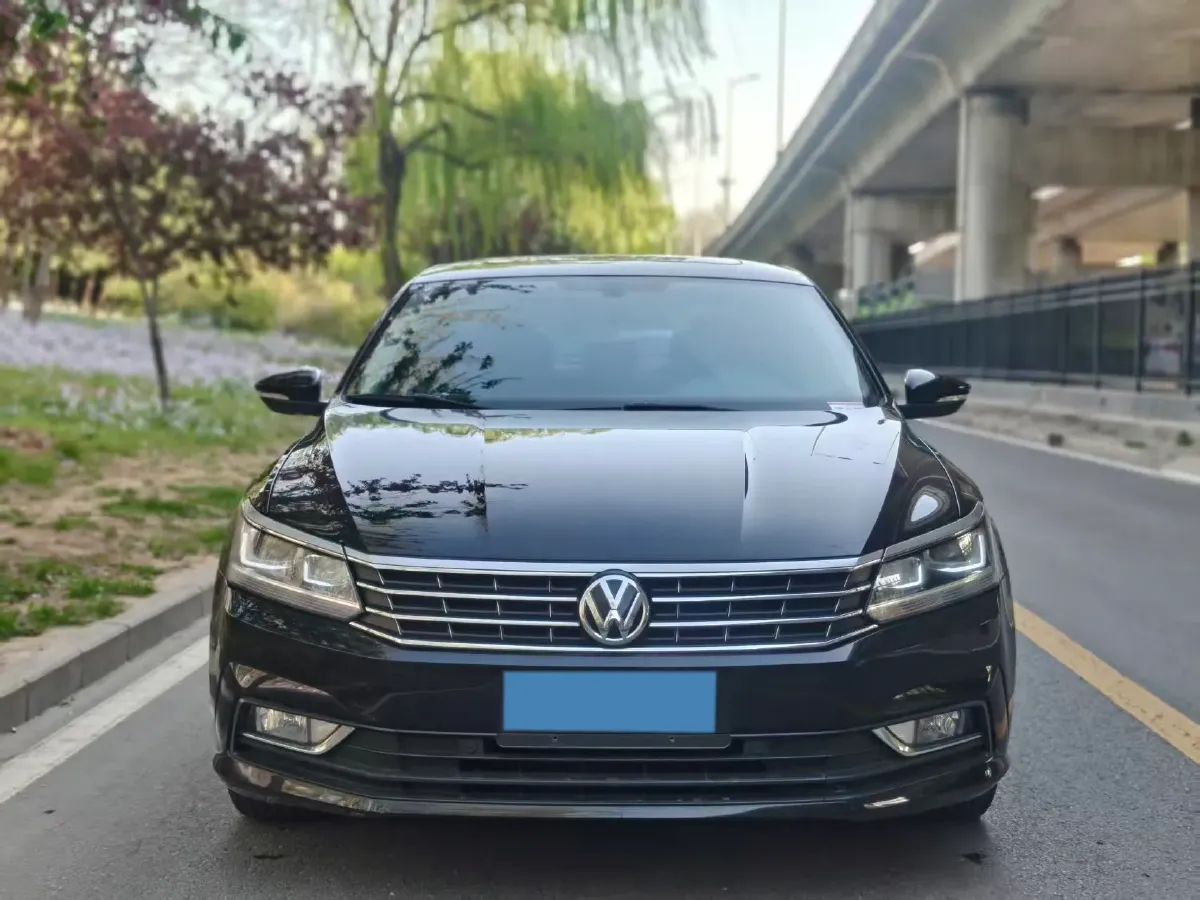 2017 Volkswagen Passat 1.8T 180HP L4 7DCT,autocango,china used car exporter,china ev exporter,chinese used car exporter,chinese used ev exporter