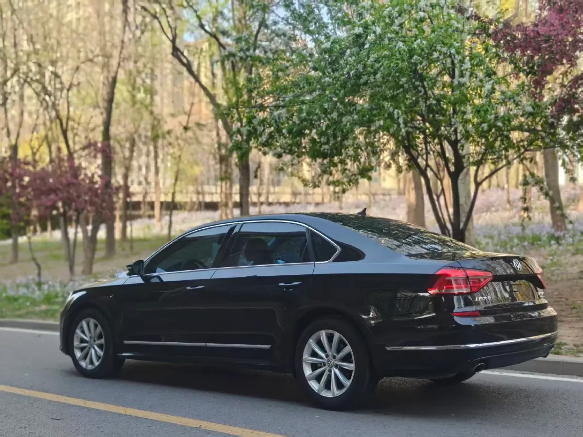 2017 Volkswagen Passat 1.8T 180HP L4 7DCT,autocango,china used car exporter,china ev exporter,chinese used car exporter,chinese used ev exporter