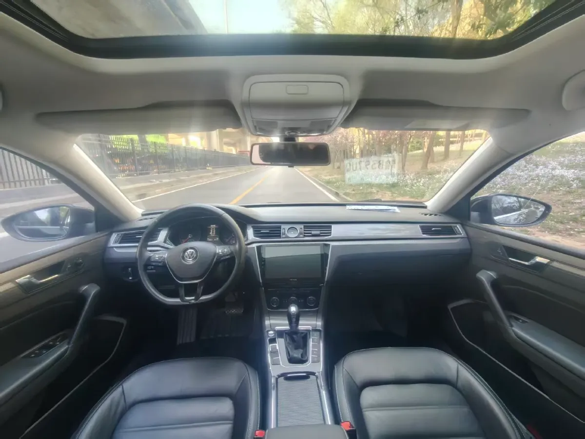 2017 Volkswagen Passat 1.8T 180HP L4 7DCT,autocango,china used car exporter,china ev exporter,chinese used car exporter,chinese used ev exporter