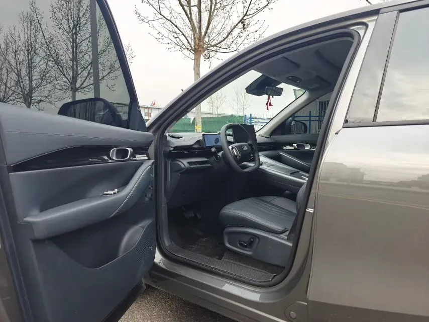 2024 Geely Emgrand L HiP 1.5T 181HP L4 3DHT PHEV 15.5KWH,autocango,china used car exporter,china ev exporter,chinese used car exporter,chinese used ev exporter