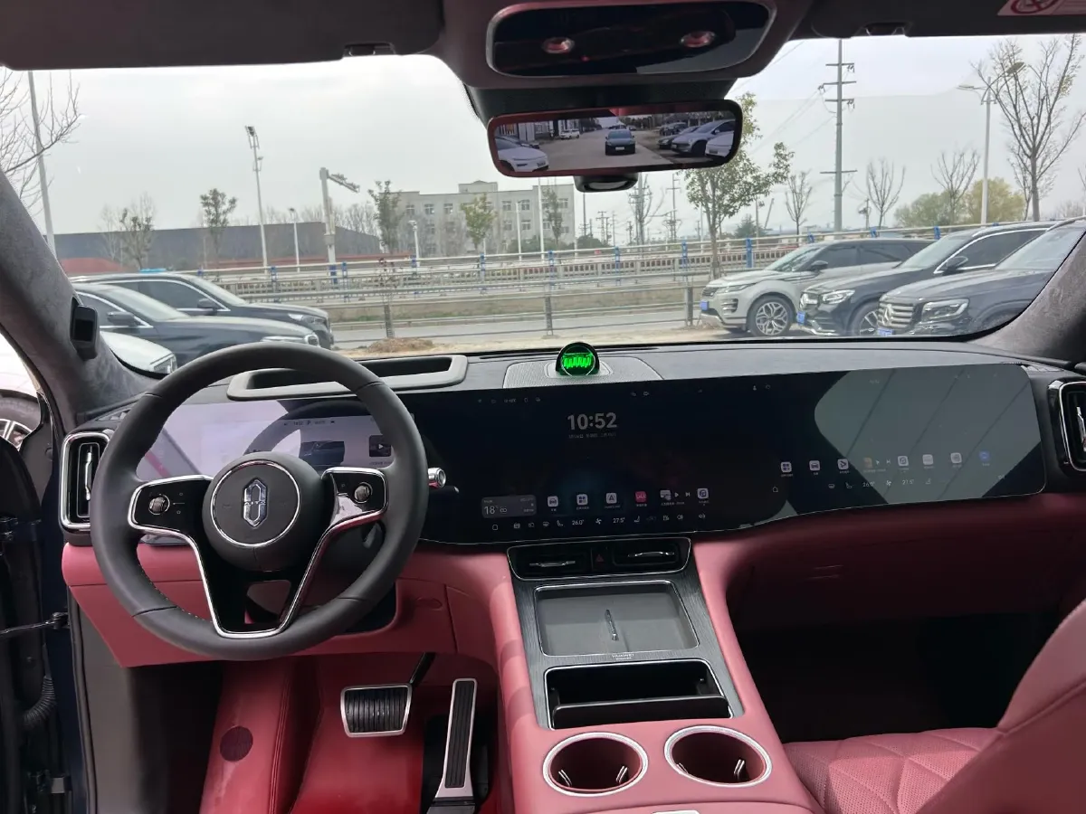 2025 AITO AITO M8 REEV 160HP REEV 53.4KWH,autocango,china used car exporter,china ev exporter,chinese used car exporter,chinese used ev exporter