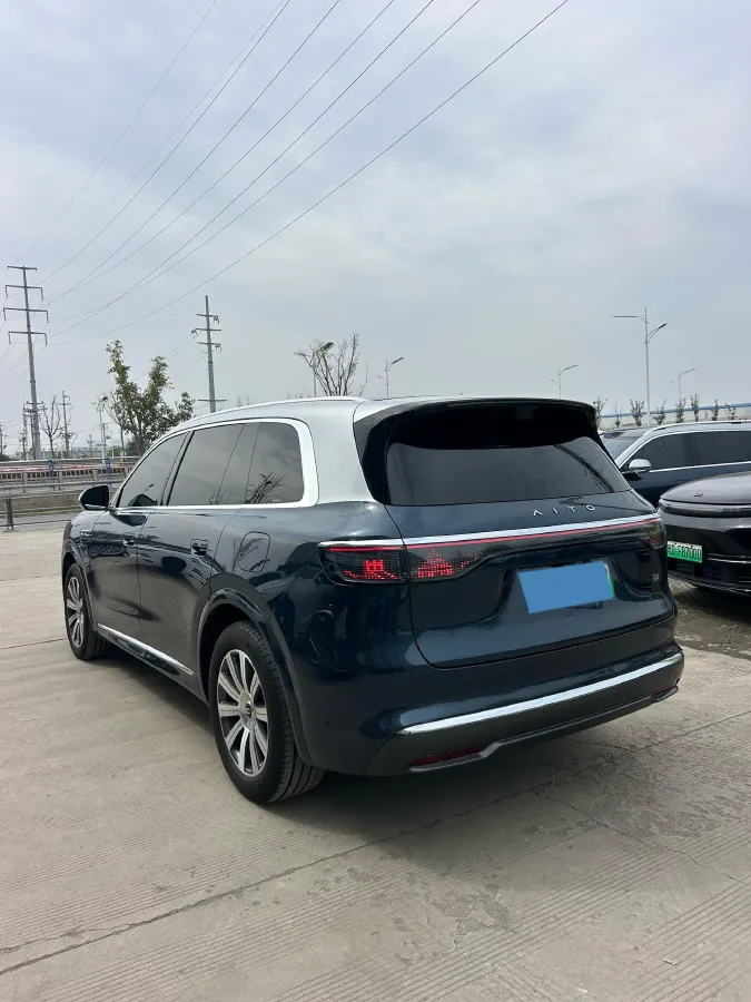 2025 AITO AITO M8 REEV 160HP REEV 53.4KWH,autocango,china used car exporter,china ev exporter,chinese used car exporter,chinese used ev exporter