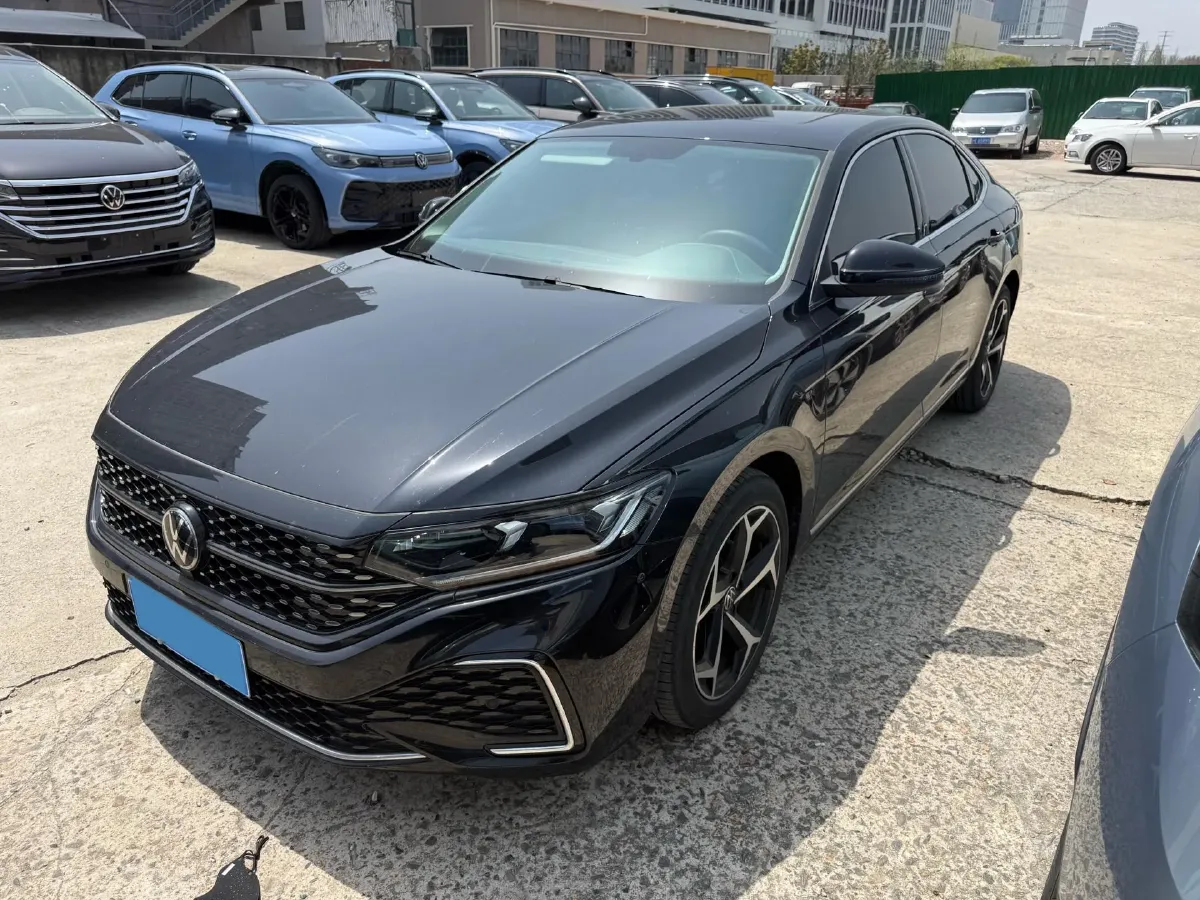 2024 Volkswagen Passat 2.0T 186HP L4 7DCT,autocango,china used car exporter,china ev exporter,chinese used car exporter,chinese used ev exporter