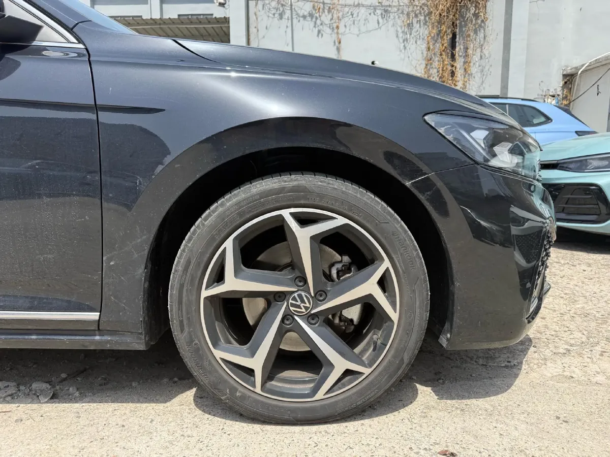 2024 Volkswagen Passat 2.0T 186HP L4 7DCT,autocango,china used car exporter,china ev exporter,chinese used car exporter,chinese used ev exporter