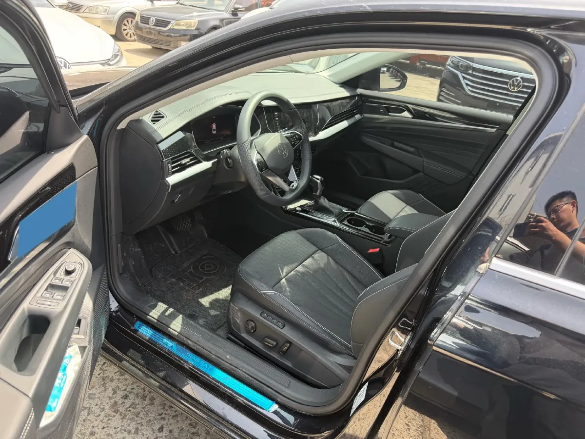 2024 Volkswagen Passat 2.0T 186HP L4 7DCT,autocango,china used car exporter,china ev exporter,chinese used car exporter,chinese used ev exporter