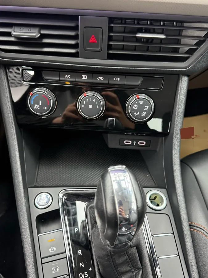 2023 Volkswagen Bora 1.2T 116HP L4 7DCT,autocango,china used car exporter,china ev exporter,chinese used car exporter,chinese used ev exporter