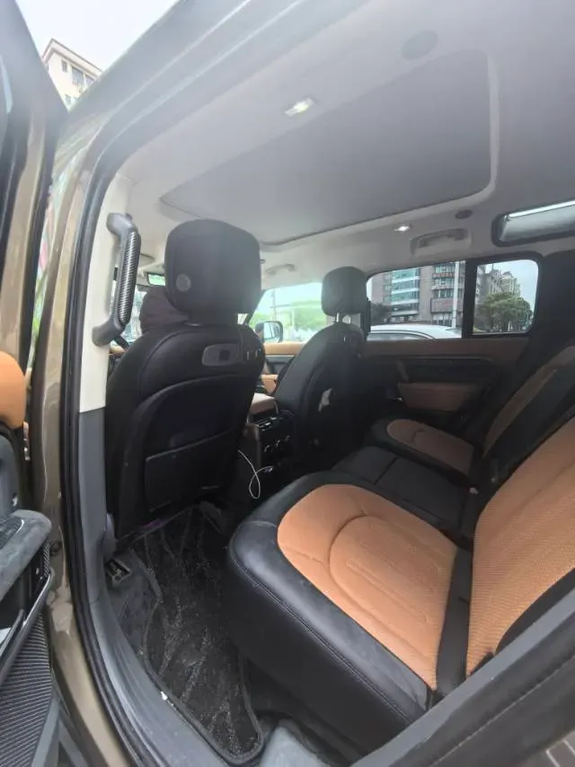 2020 Land Rover Defender 3.0T 400HP L6 8AT,autocango,china used car exporter,china ev exporter,chinese used car exporter,chinese used ev exporter