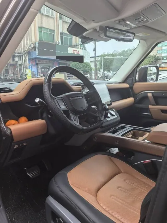 2020 Land Rover Defender 3.0T 400HP L6 8AT,autocango,china used car exporter,china ev exporter,chinese used car exporter,chinese used ev exporter