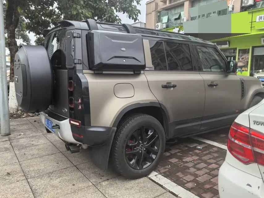 2020 Land Rover Defender 3.0T 400HP L6 8AT,autocango,china used car exporter,china ev exporter,chinese used car exporter,chinese used ev exporter