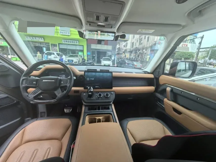 2020 Land Rover Defender 3.0T 400HP L6 8AT,autocango,china used car exporter,china ev exporter,chinese used car exporter,chinese used ev exporter
