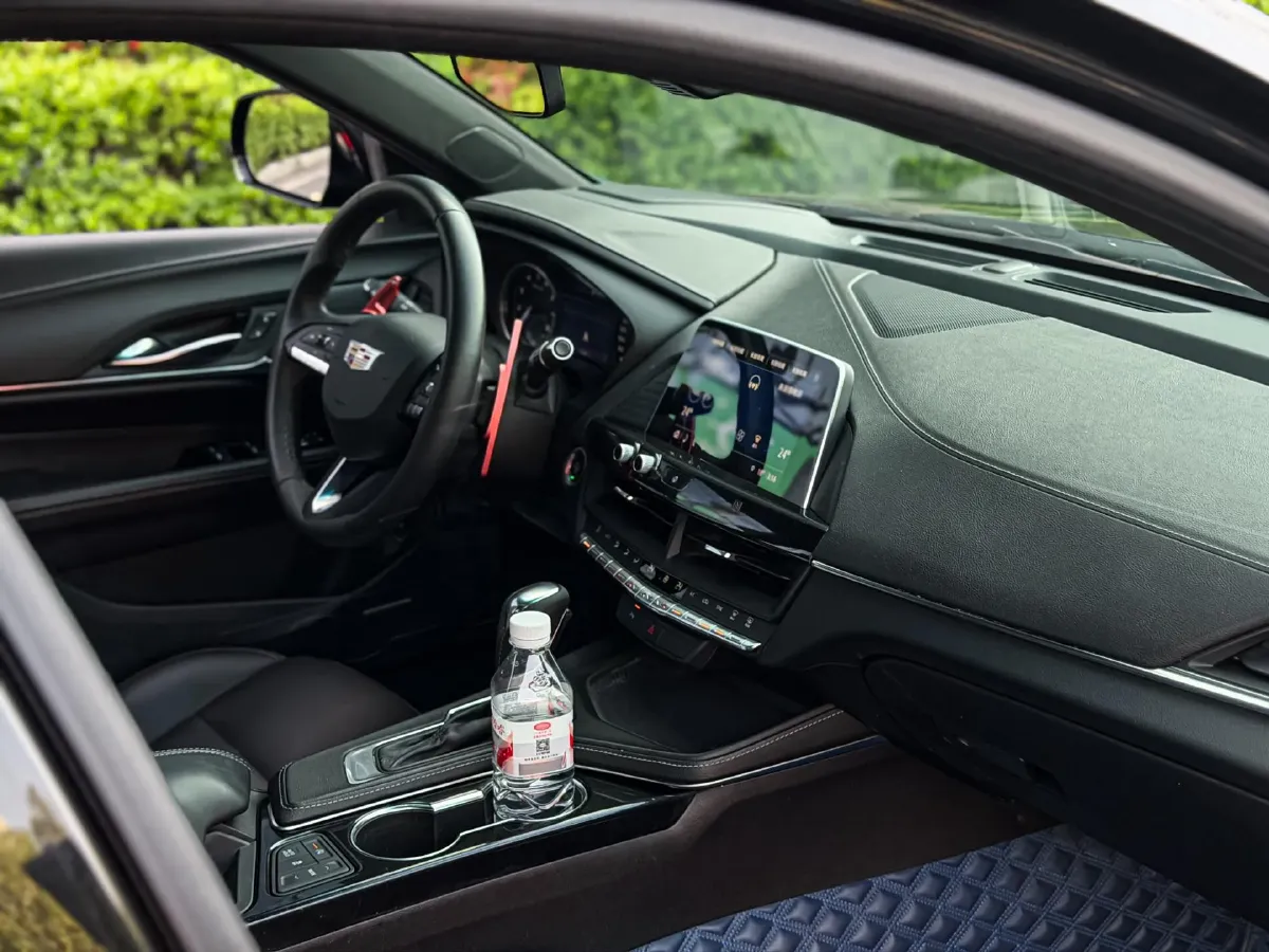 2021 Cadillac CT4 2.0T 237HP L4 8AT,autocango,china used car exporter,china ev exporter,chinese used car exporter,chinese used ev exporter