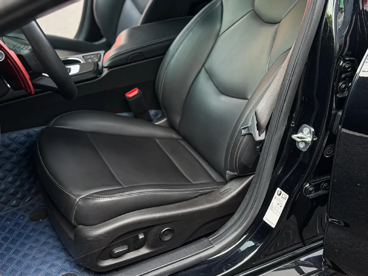 2021 Cadillac CT4 2.0T 237HP L4 8AT,autocango,china used car exporter,china ev exporter,chinese used car exporter,chinese used ev exporter