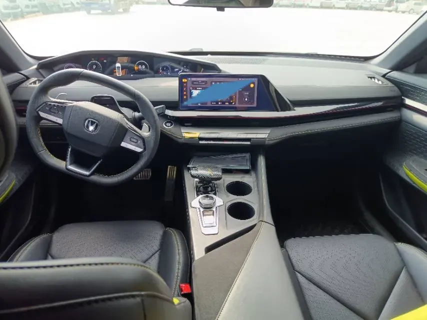 2022 ChangAn UNI-V 1.5T 188HP L4 7DCT,autocango,china used car exporter,china ev exporter,chinese used car exporter,chinese used ev exporter