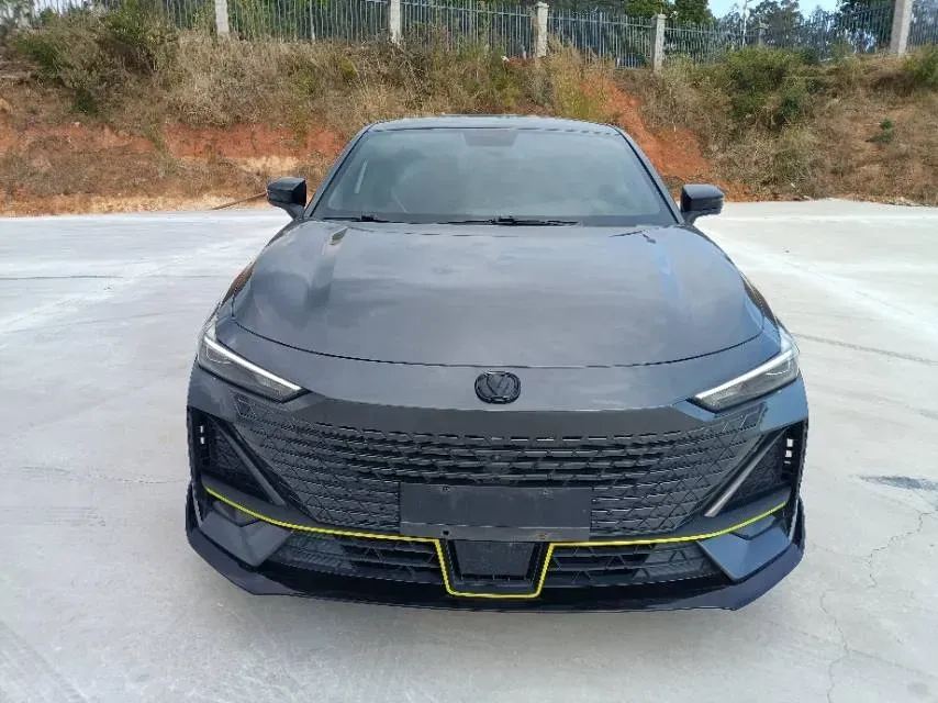 2022 ChangAn UNI-V 1.5T 188HP L4 7DCT,autocango,china used car exporter,china ev exporter,chinese used car exporter,chinese used ev exporter