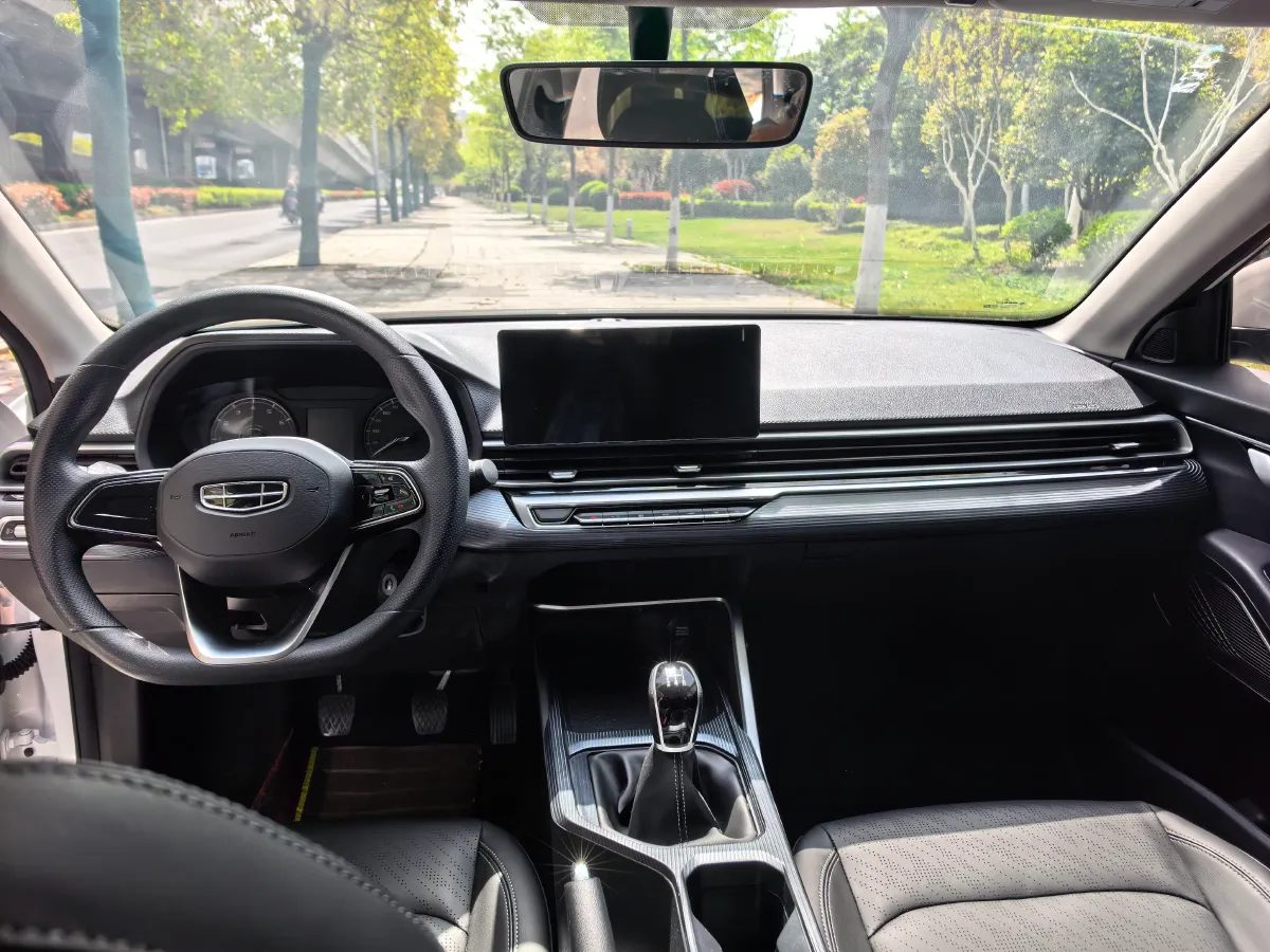 2022 Geely Emgrand 1.5L 114HP L4 5MT,autocango,china used car exporter,china ev exporter,chinese used car exporter,chinese used ev exporter