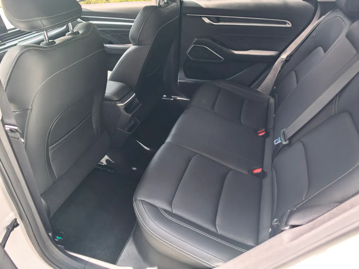 2022 Geely Emgrand 1.5L 114HP L4 5MT,autocango,china used car exporter,china ev exporter,chinese used car exporter,chinese used ev exporter