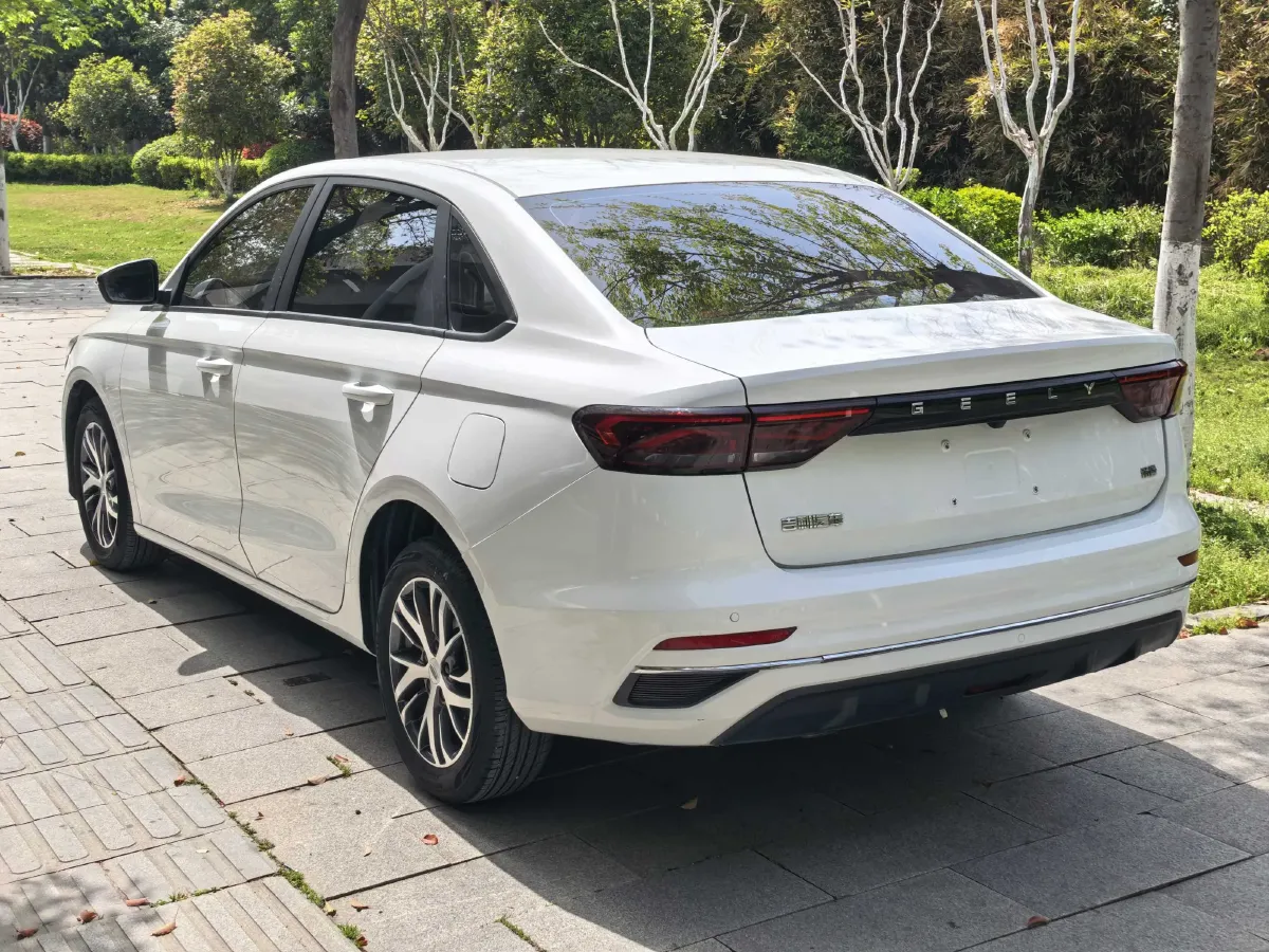 2022 Geely Emgrand 1.5L 114HP L4 5MT,autocango,china used car exporter,china ev exporter,chinese used car exporter,chinese used ev exporter