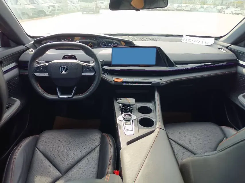 2022 ChangAn UNI-V 1.5T 188HP L4 7DCT,autocango,china used car exporter,china ev exporter,chinese used car exporter,chinese used ev exporter