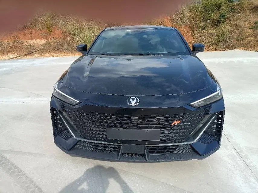 2022 ChangAn UNI-V 1.5T 188HP L4 7DCT,autocango,china used car exporter,china ev exporter,chinese used car exporter,chinese used ev exporter