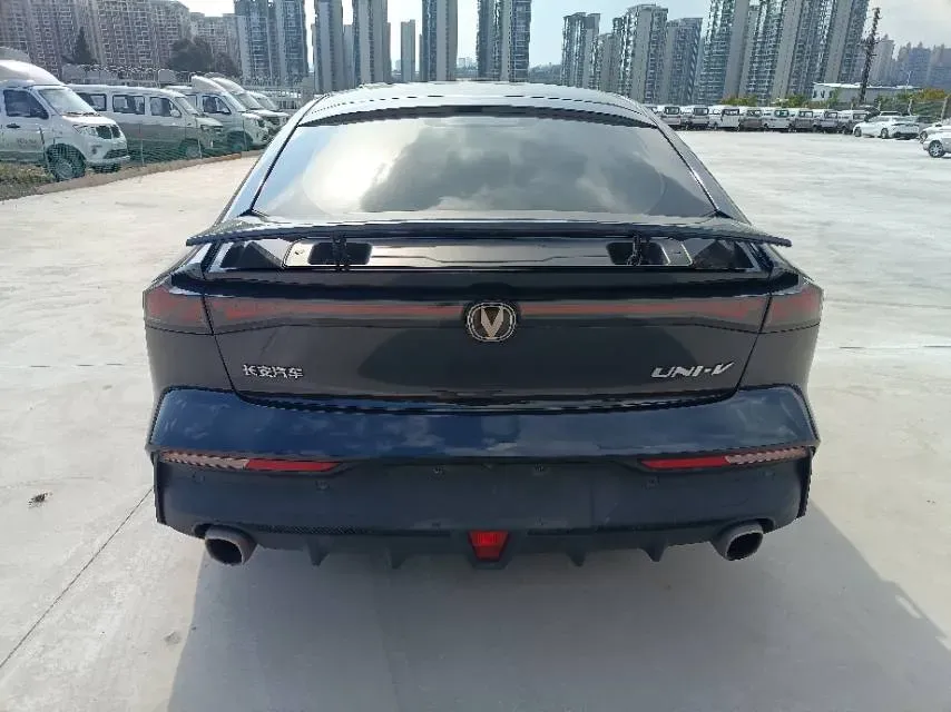 2022 ChangAn UNI-V 1.5T 188HP L4 7DCT,autocango,china used car exporter,china ev exporter,chinese used car exporter,chinese used ev exporter