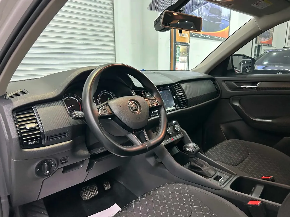 2019 Buick EnvisionPlus 1.5T 169HP L4 7DCT,autocango,china used car exporter,china ev exporter,chinese used car exporter,chinese used ev exporter