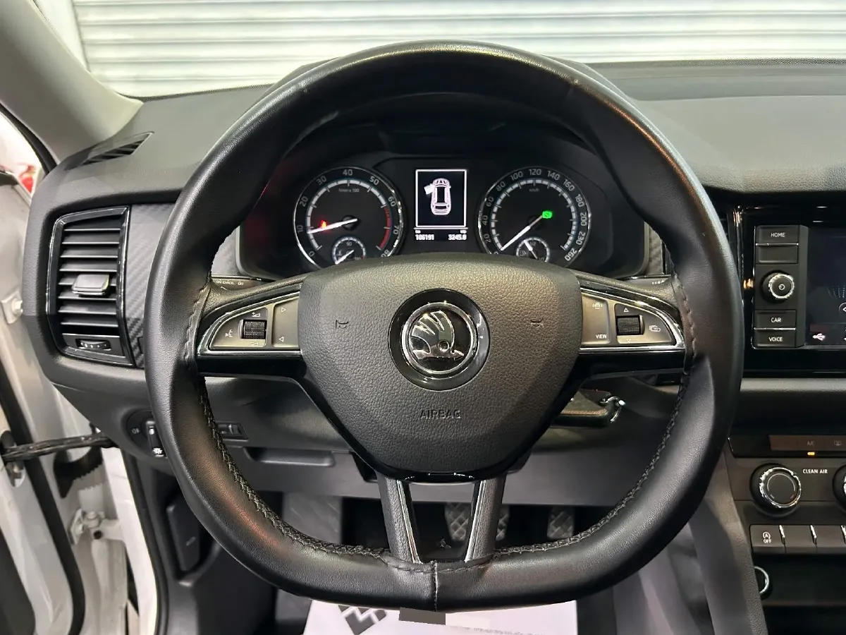 2019 Buick EnvisionPlus 1.5T 169HP L4 7DCT,autocango,china used car exporter,china ev exporter,chinese used car exporter,chinese used ev exporter