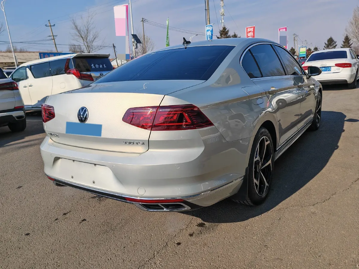 2023 Volkswagen Magotan 2.0T 186HP L4 7DCT,autocango,china used car exporter,china ev exporter,chinese used car exporter,chinese used ev exporter