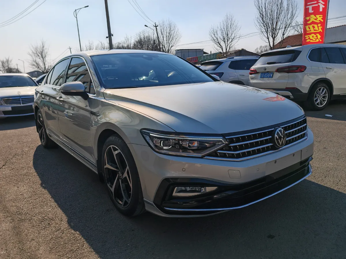 2023 Volkswagen Magotan 2.0T 186HP L4 7DCT,autocango,china used car exporter,china ev exporter,chinese used car exporter,chinese used ev exporter