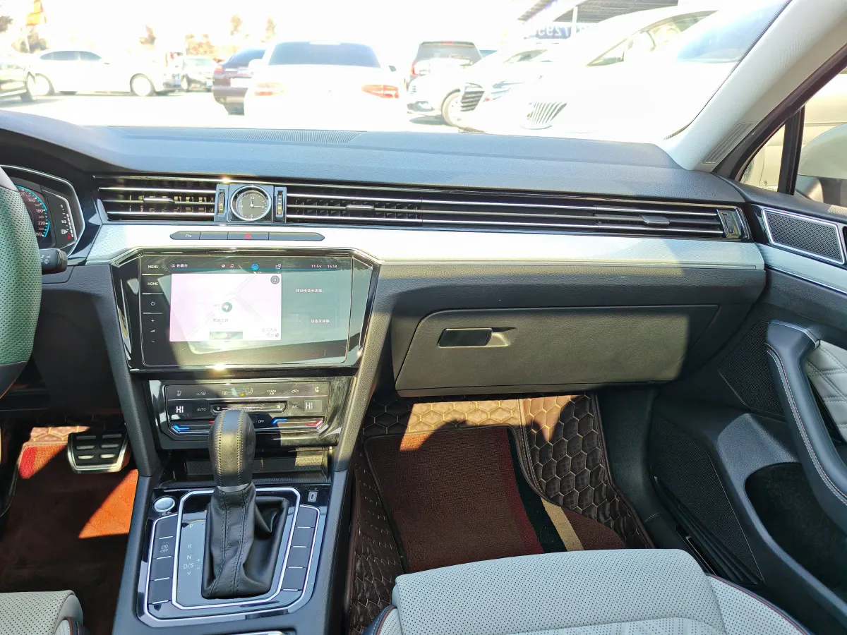 2023 Volkswagen Magotan 2.0T 186HP L4 7DCT,autocango,china used car exporter,china ev exporter,chinese used car exporter,chinese used ev exporter