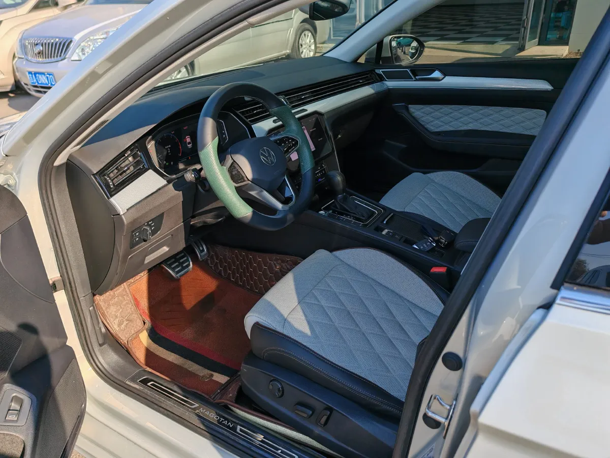2023 Volkswagen Magotan 2.0T 186HP L4 7DCT,autocango,china used car exporter,china ev exporter,chinese used car exporter,chinese used ev exporter