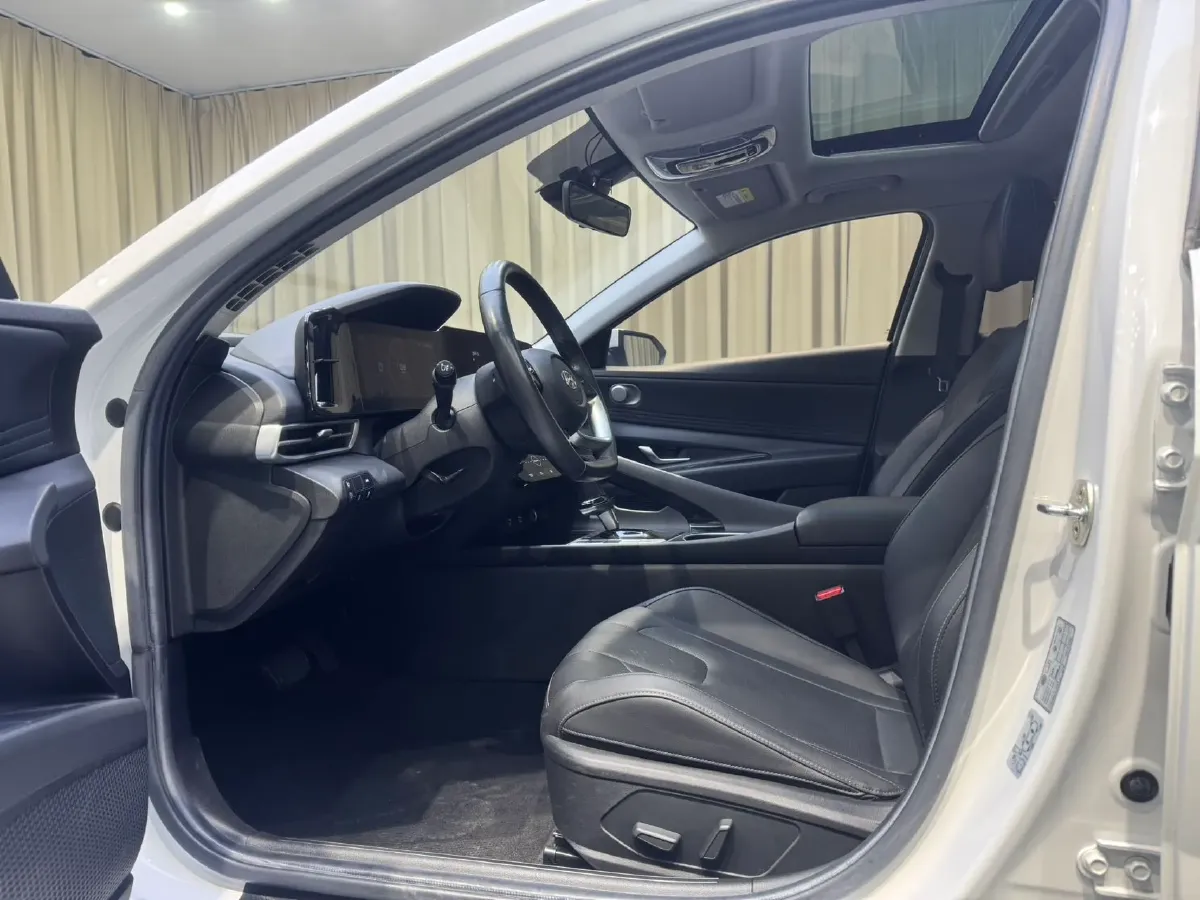 2021 Hyundai Elantra 1.5L 115HP L4 CVT,autocango,china used car exporter,china ev exporter,chinese used car exporter,chinese used ev exporter