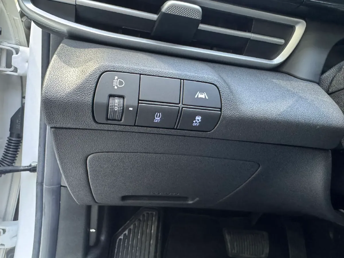 2021 Hyundai Elantra 1.5L 115HP L4 CVT,autocango,china used car exporter,china ev exporter,chinese used car exporter,chinese used ev exporter