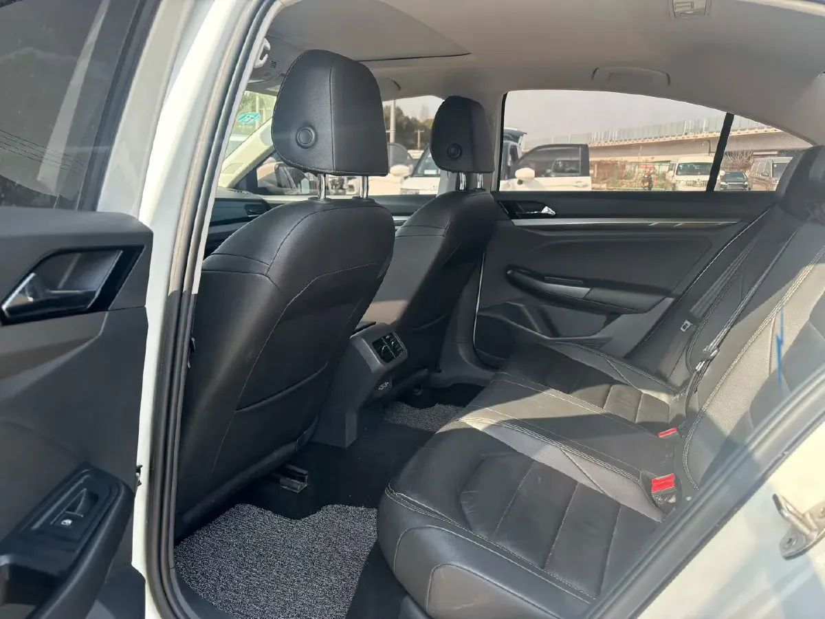 2019 Roewe RX5 MAX 2.0T 231HP L4 6DCT,autocango,china used car exporter,china ev exporter,chinese used car exporter,chinese used ev exporter