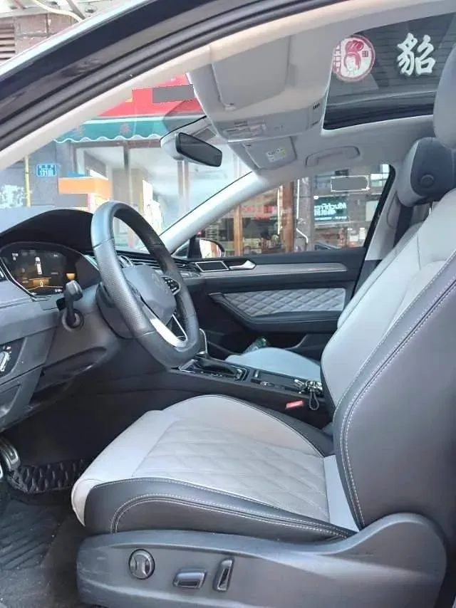 2023 Volkswagen Magotan 2.0T 186HP L4 7DCT,autocango,china used car exporter,china ev exporter,chinese used car exporter,chinese used ev exporter