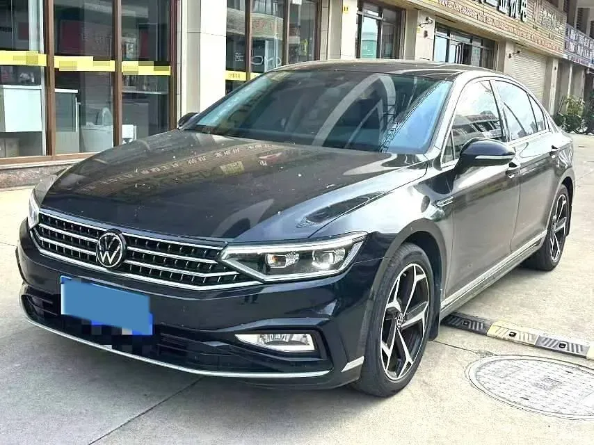 2023 Volkswagen Magotan 2.0T 186HP L4 7DCT,autocango,china used car exporter,china ev exporter,chinese used car exporter,chinese used ev exporter