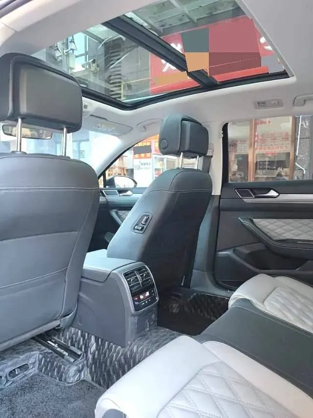 2023 Volkswagen Magotan 2.0T 186HP L4 7DCT,autocango,china used car exporter,china ev exporter,chinese used car exporter,chinese used ev exporter