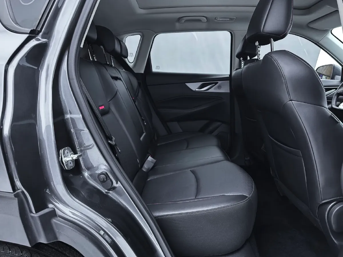 2022 ChangAn CS35 Plus 1.4T 160HP L4 7DCT,autocango,china used car exporter,china ev exporter,chinese used car exporter,chinese used ev exporter