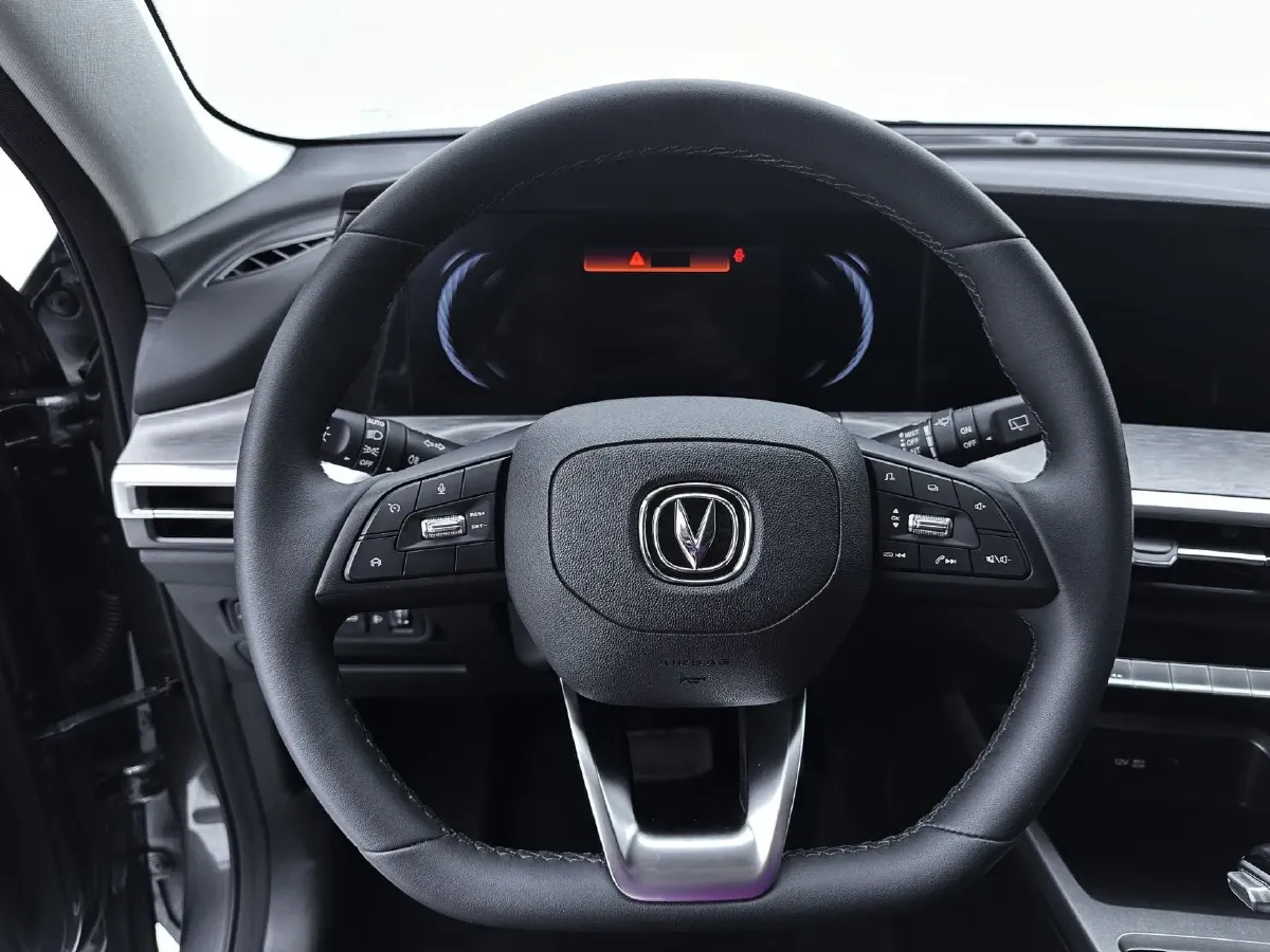 2022 ChangAn CS35 Plus 1.4T 160HP L4 7DCT,autocango,china used car exporter,china ev exporter,chinese used car exporter,chinese used ev exporter