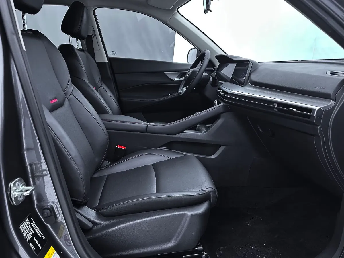 2022 ChangAn CS35 Plus 1.4T 160HP L4 7DCT,autocango,china used car exporter,china ev exporter,chinese used car exporter,chinese used ev exporter