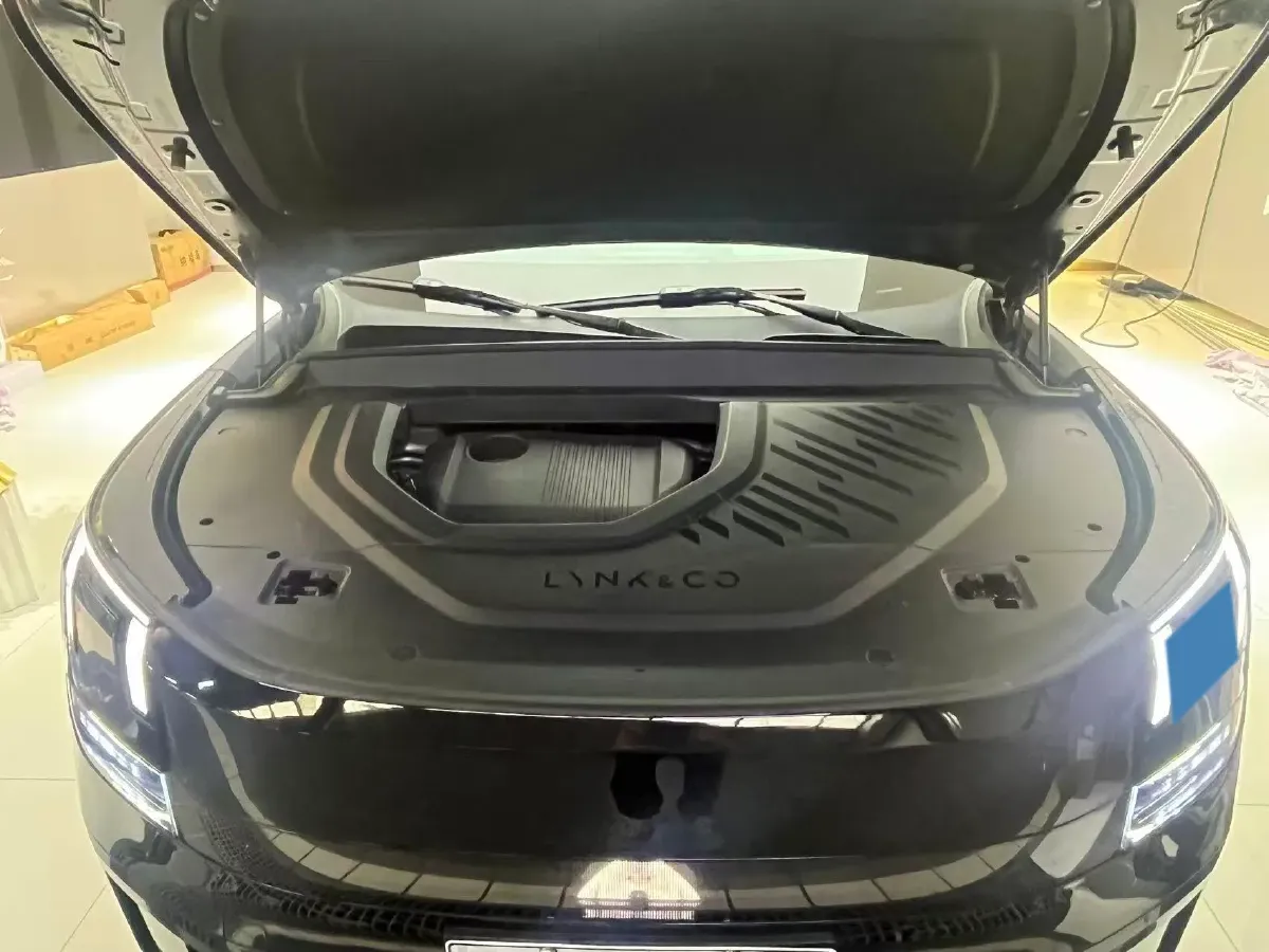 2025 LYNK&CO 900 1.5T 190HP L4 3DHT PHEV 43.3KWH,autocango,china used car exporter,china ev exporter,chinese used car exporter,chinese used ev exporter
