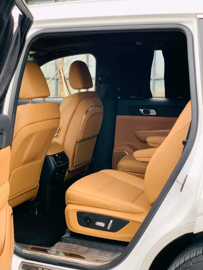 2021 Li ONE Range Extended 131HP REEV 40.5KWH,autocango,china used car exporter,china ev exporter,chinese used car exporter,chinese used ev exporter